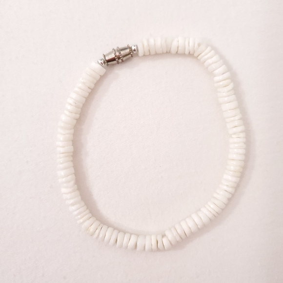 Puka White Shell Bracelet - Picture 4 of 4